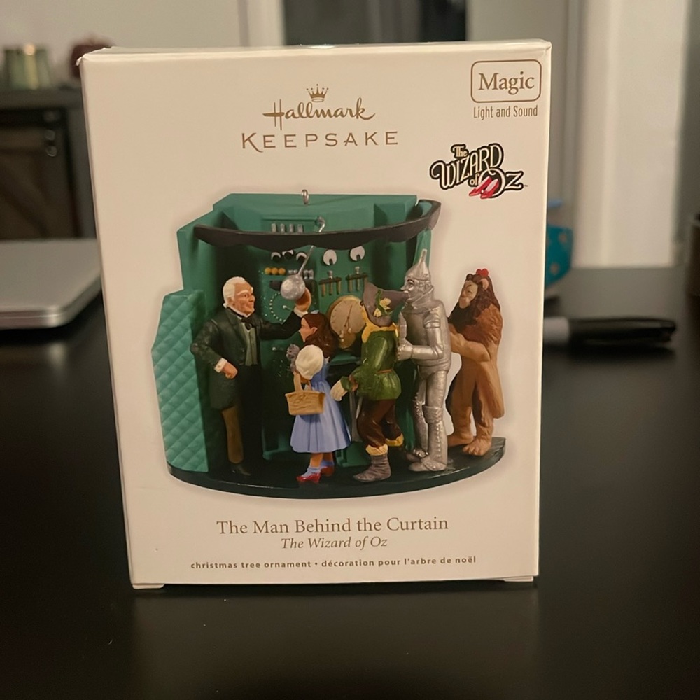 Wizard of Oz “The Man Behind The Curtain” ornament